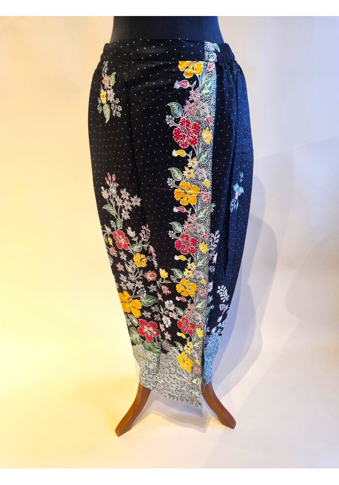 Set kebaya zwart stewardess stijl