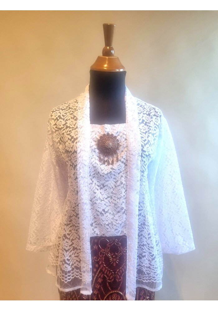 Kebaya klassiek wit met bijpassende rok
