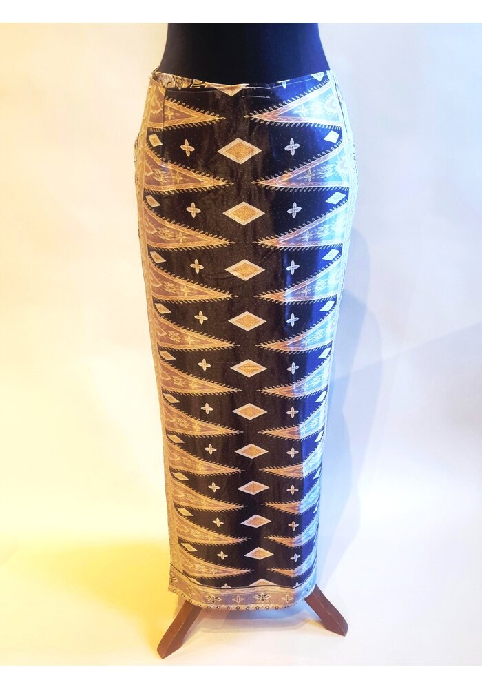 Kebaya klassiek choco bruin met bijpassende sarong