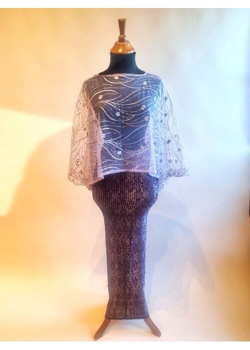 Kebaya modern outer met bijpassende rok plissé