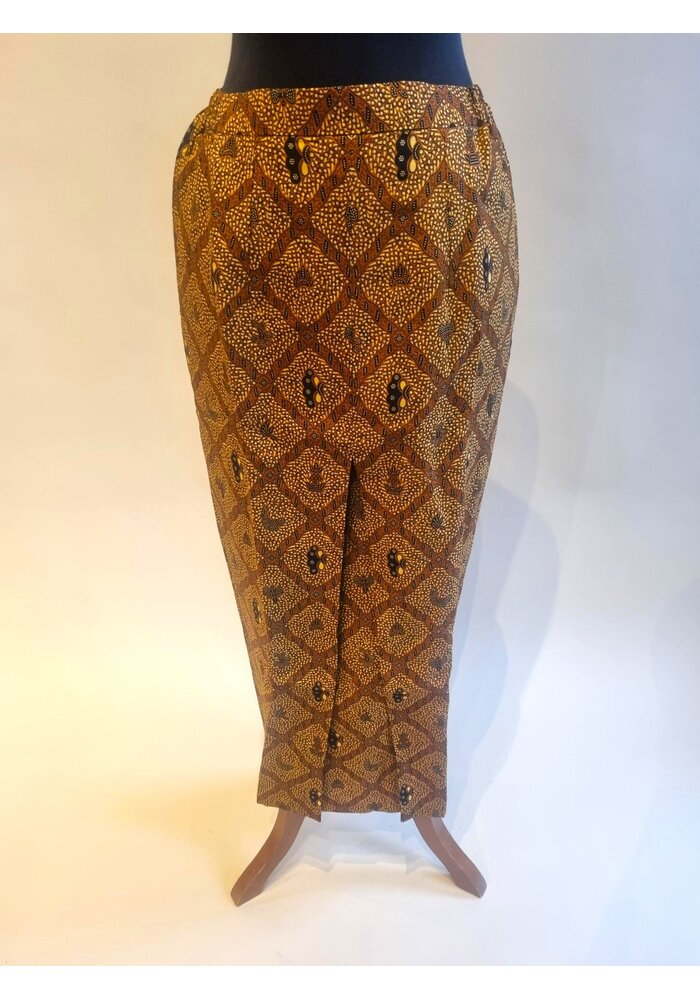 Kebaya glamour navy met bijpassende sarong