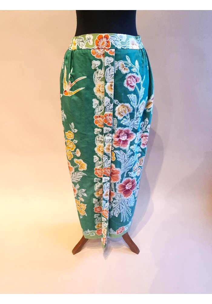 Kebaya glamour beige met bijpassende sarong