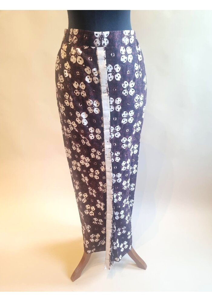 Kebaya glamour mokka met bijpassende sarong