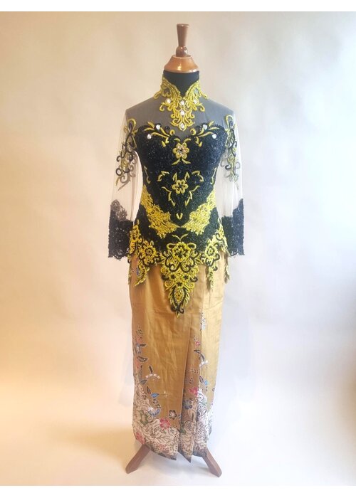 Kebaya glamour zwart goud met bijpassende sarong