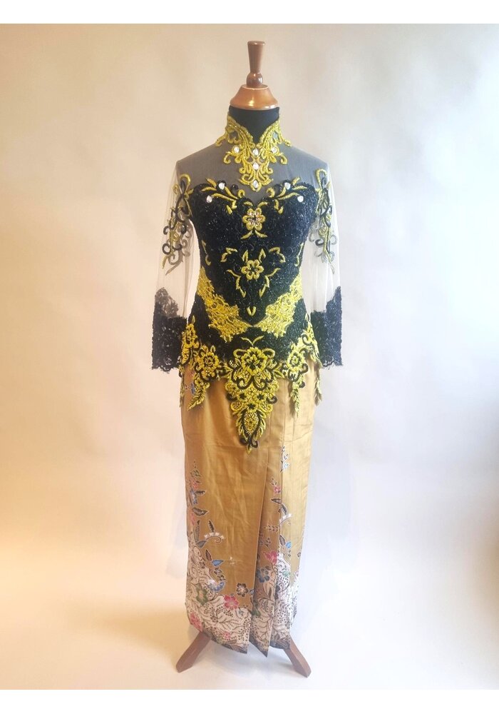 Kebaya glamour zwart goud met bijpassende sarong