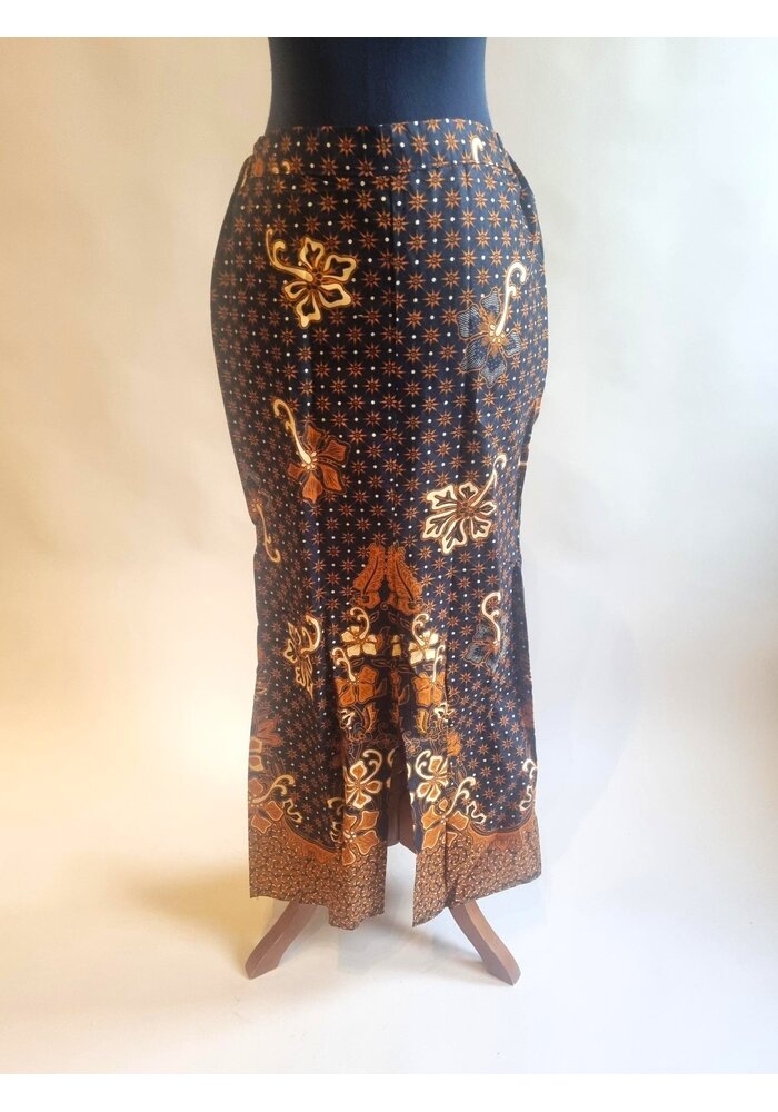 Kebaya glamour midnight blue met bijpassende sarong