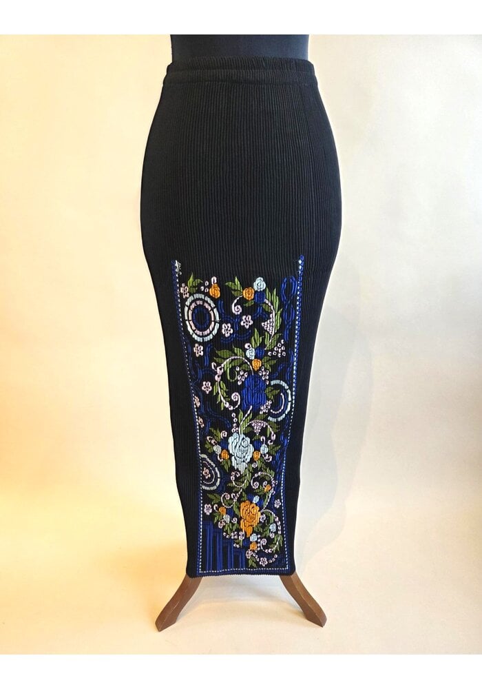 Kebaya modern rojal blauw met bijpassende rok plisse