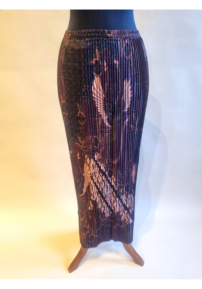 Kebaya borduur paars met bijpassende rok plisse