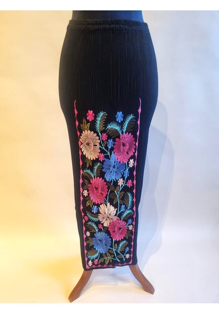 Kebaya elegant licht blauw met bijpassende rok plisse