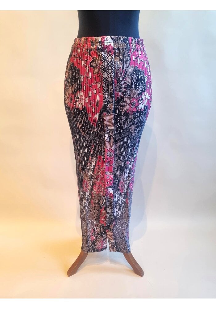 Kebaya trendy blauw fuchsia met bijpassende rok plisse