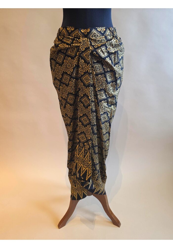 Kebaya glamour lemongroen met bijpassende sarong en selendang