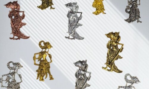 GRATIS WAYANG BROCHE!  