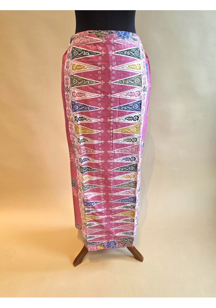 Kebaya klassiek korte mouw met bijpassende sarong