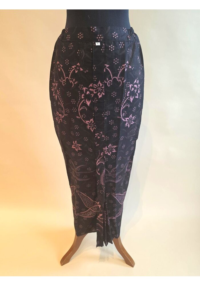 Kebaya glamour roze met bijpassende sarong & selendang