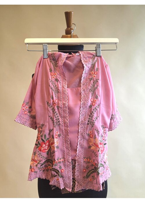 Kinder kebaya borduur met bijpassende sarong