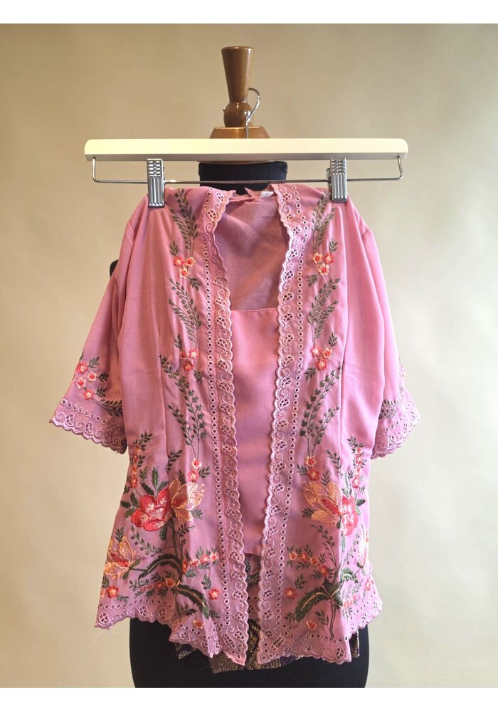 Kinder kebaya borduur met bijpassende sarong