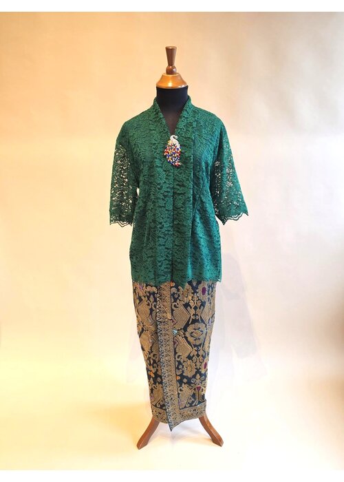 Kebaya dennen groen kortemouw met bijpassende sarong