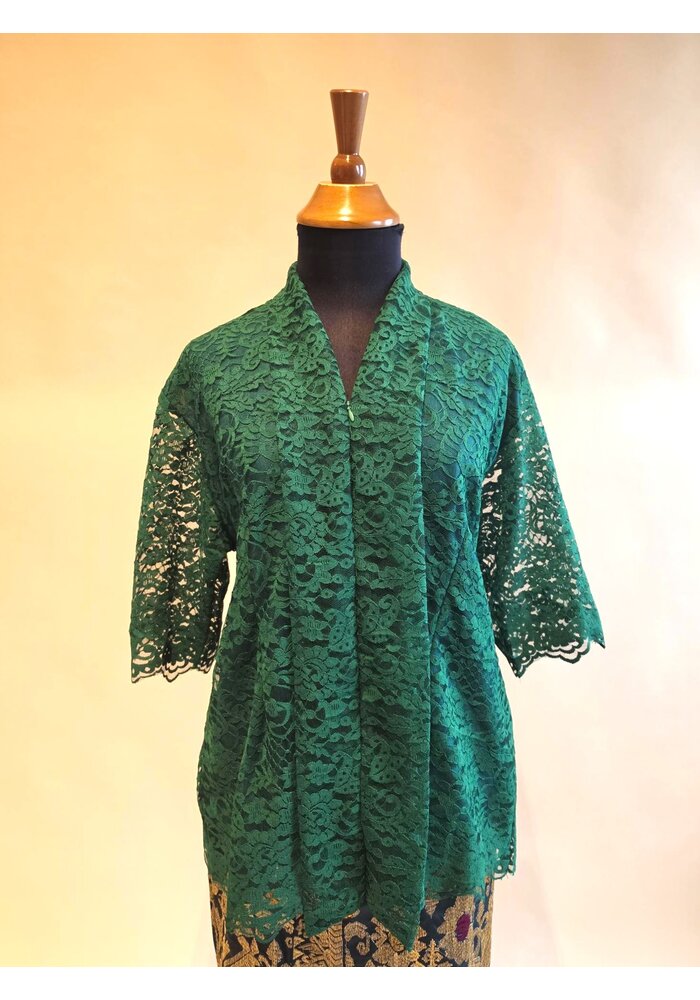 Kebaya dennen groen kortemouw met bijpassende sarong