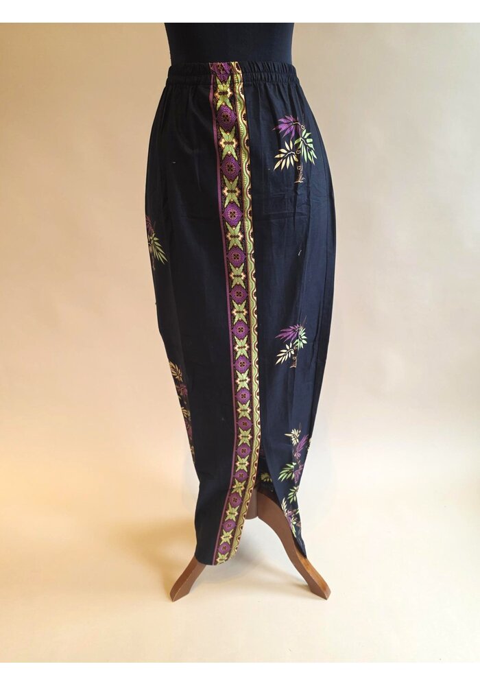 Kebaya kutubaru oudroze met bijpassende sarong
