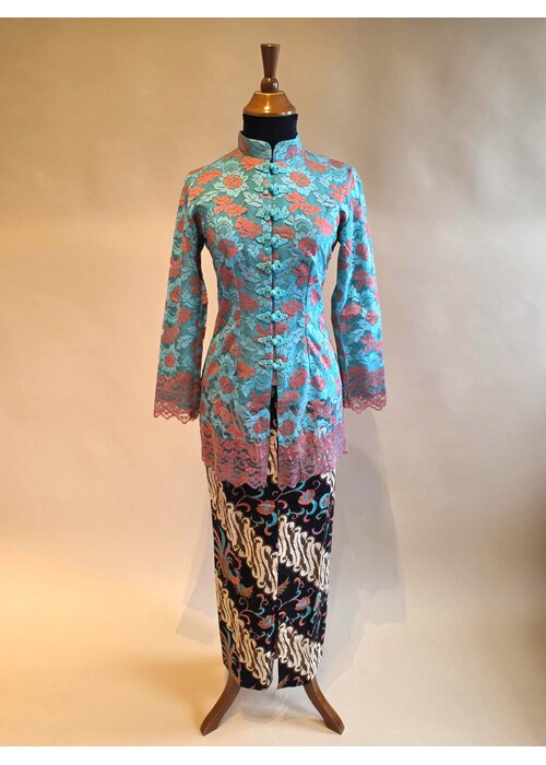 Kebaya klassiek turquoise roze met bijpassende sarong