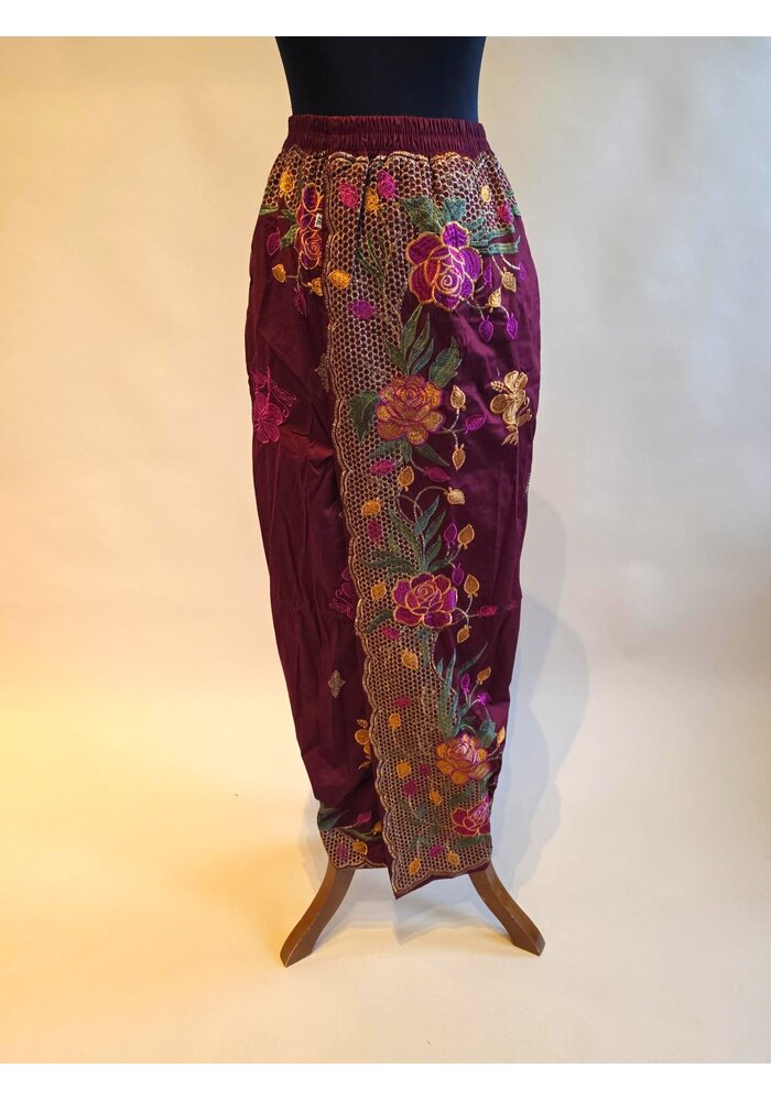 Kebaya oranje 3/4 mouw met bijpassende sarong