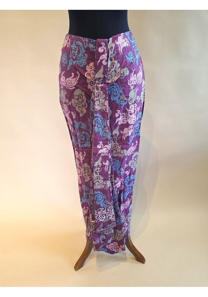 Kebaya lavendel met bijpassende rok