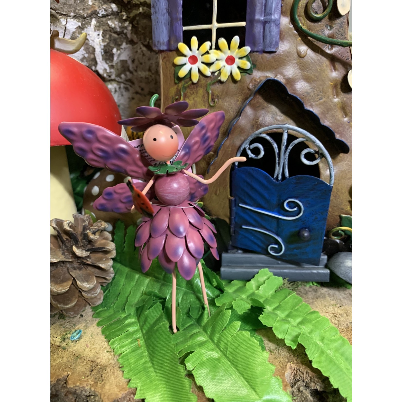 World of Make Believe Fairy Kingdom - Christie the Chrysanthemum Fairy (mini)