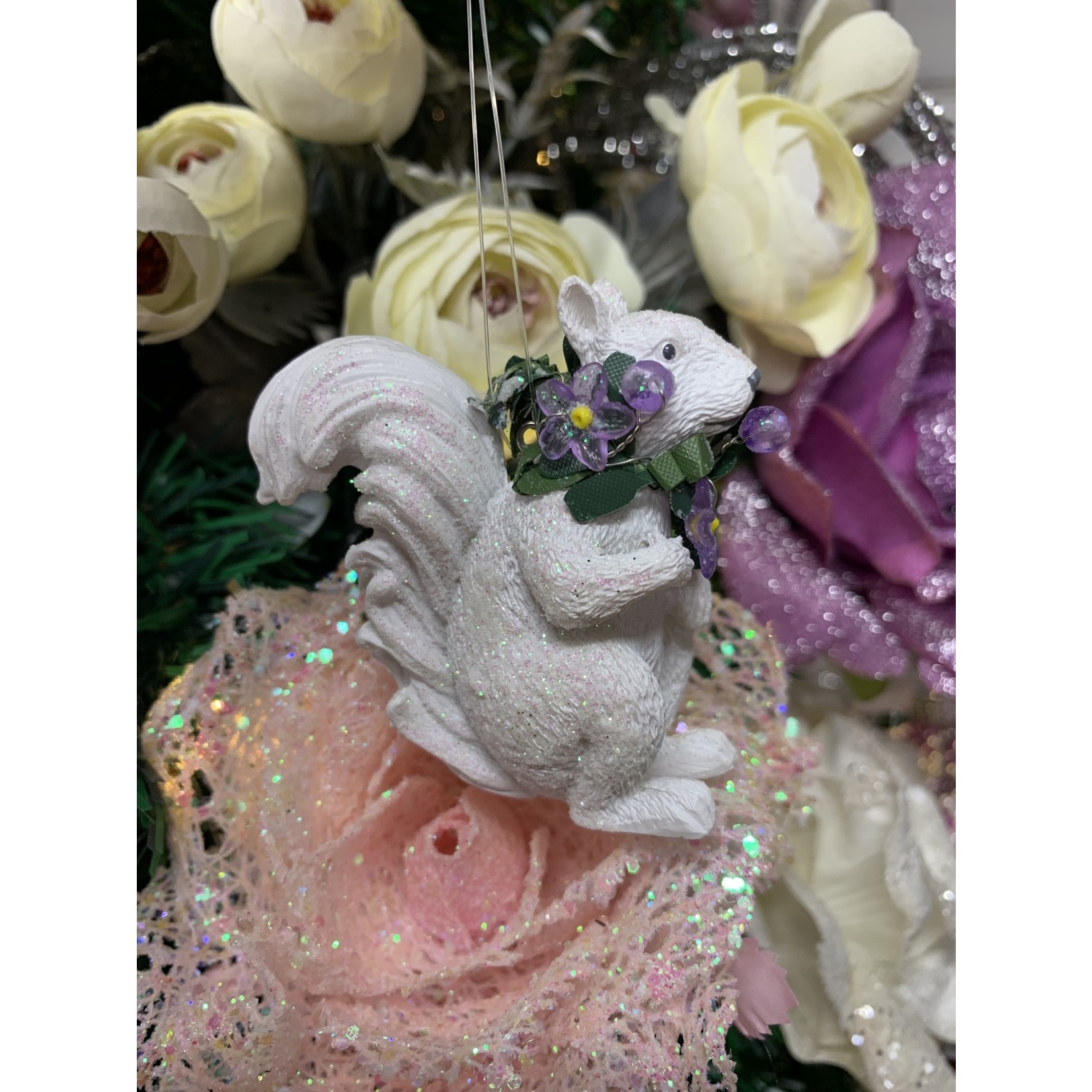 Gisela Graham Resin White Squirrel with Purple Wreath Decoration