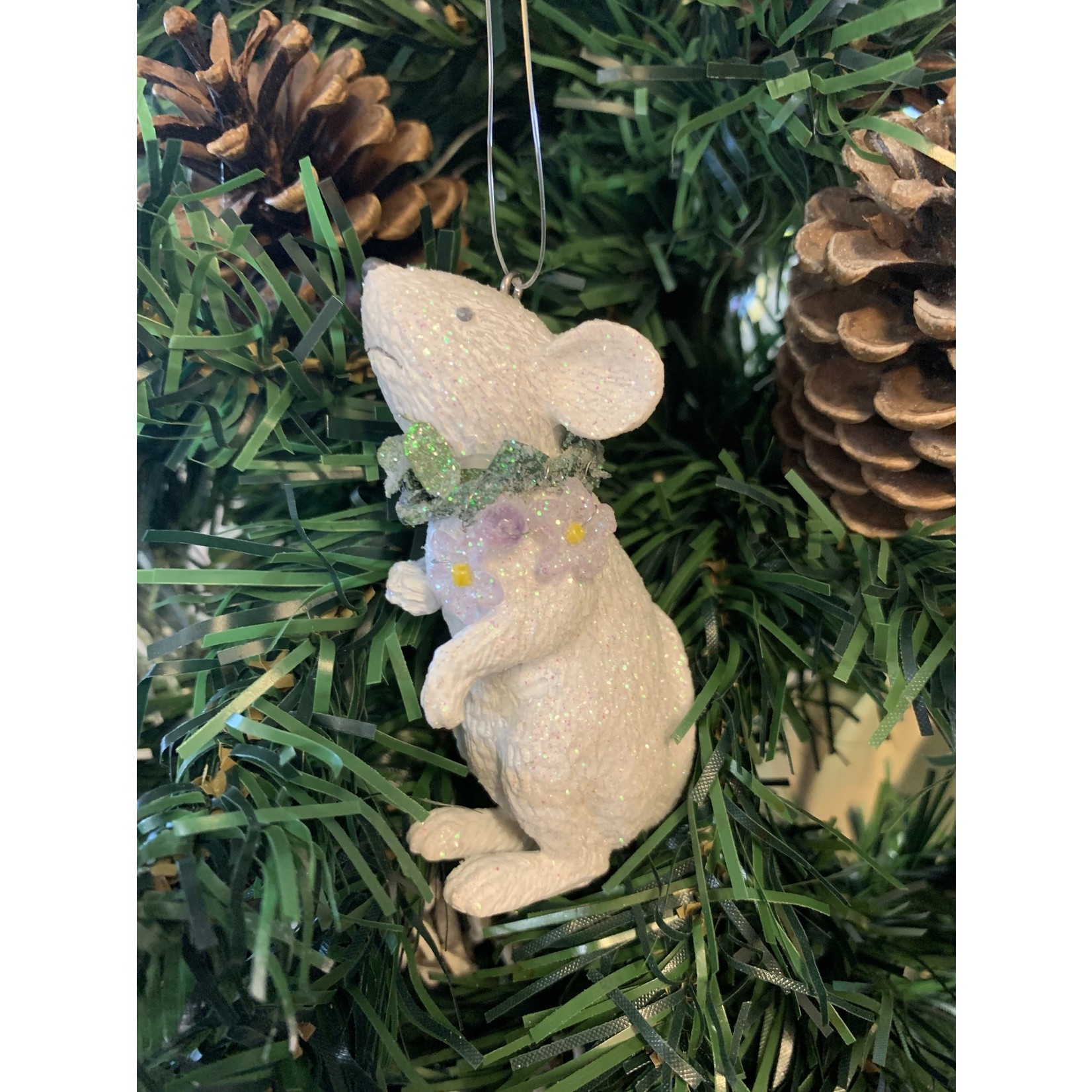 White Resin Mouse with Wreath Tree Decoration