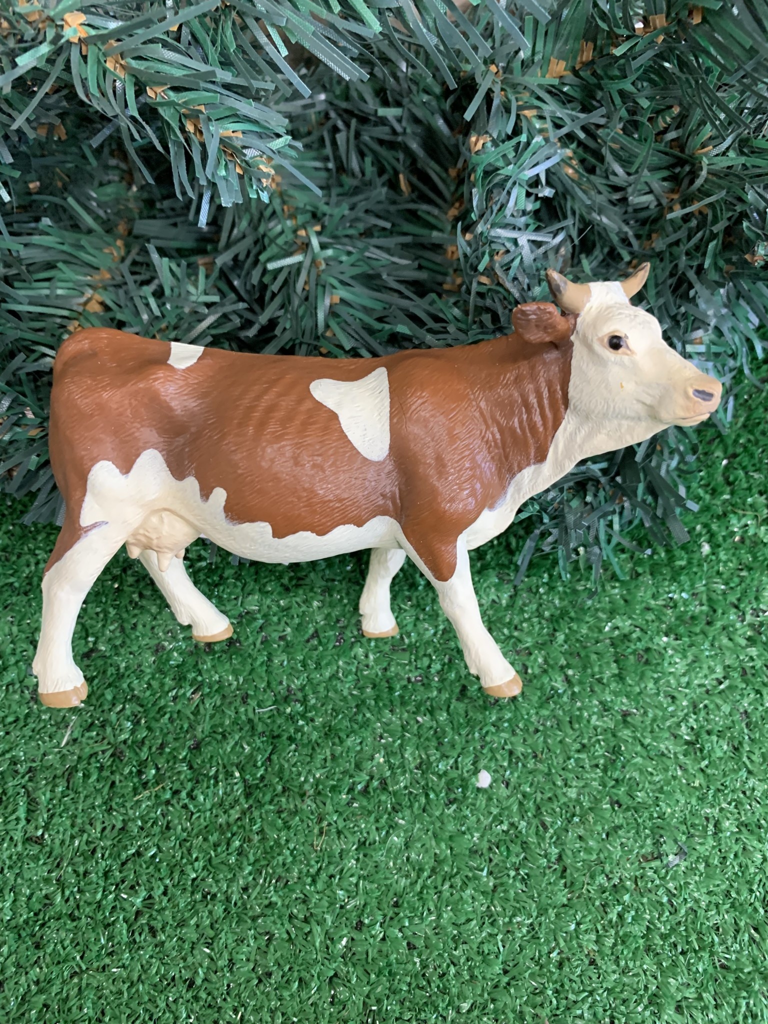 Papo パポ Grazing Simmental Cow Figurine Simmental Cow Figurine
