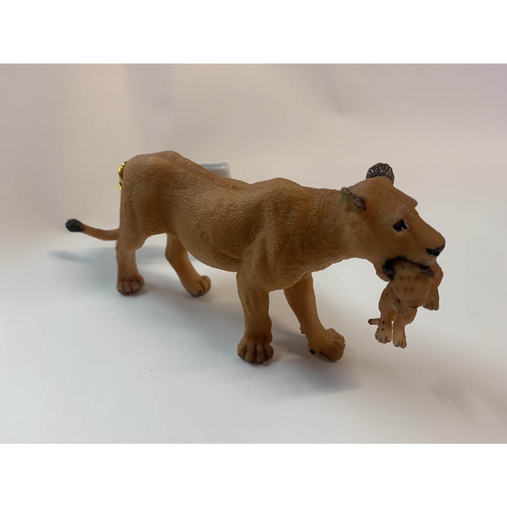 Papo Lioness With Cub - Celebrations and Toys Papo Lioness With Cub - Celebrations and Toys