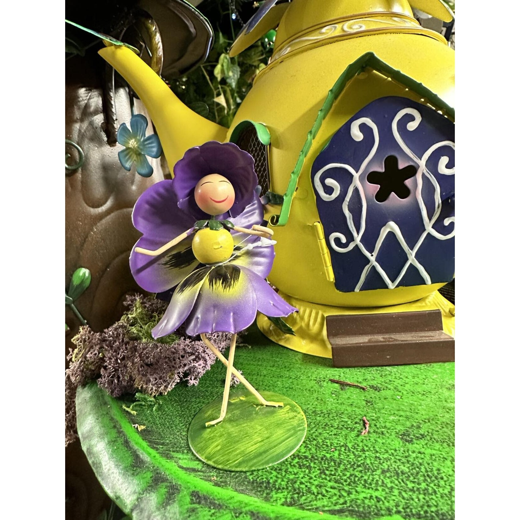 World of Make Believe Fairy Kingdom - Paloma the Pansy Flower Fairy (Mini)