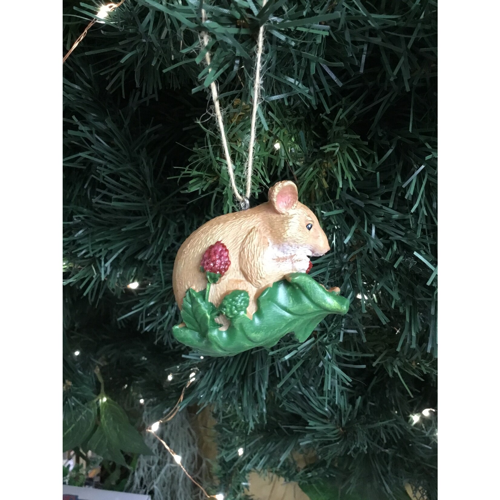 Gisela Graham Resin Mouse with Berries Hanging Decoration