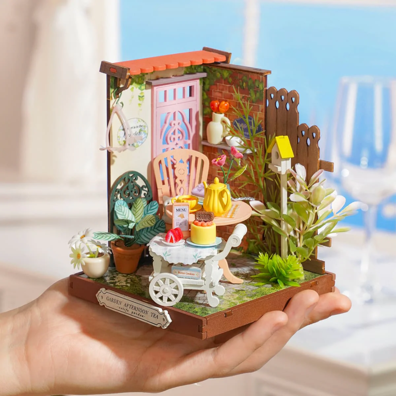 Rolife Rolife Fancy Tea Yard Miniature House Kit - DS038