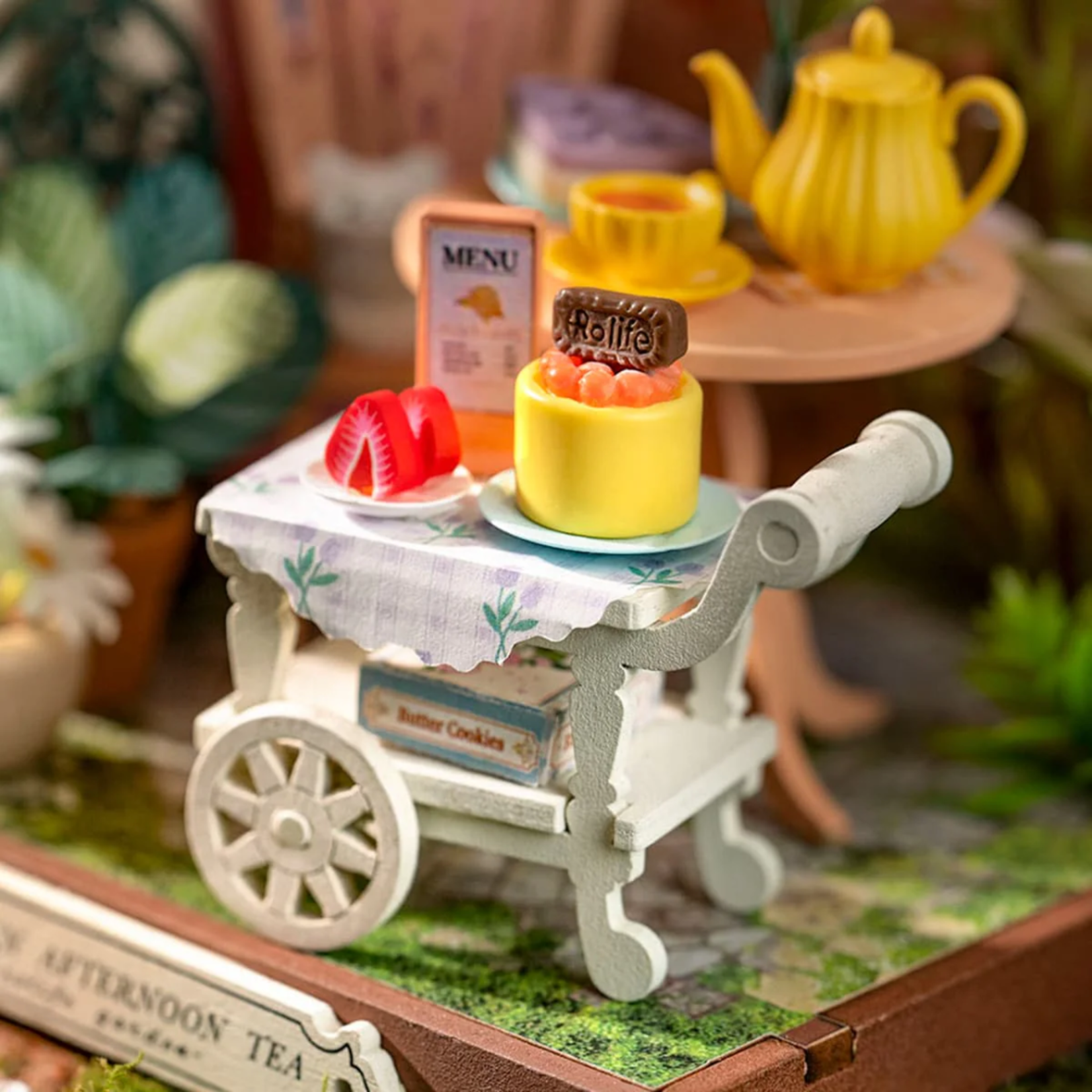 Rolife Rolife Fancy Tea Yard Miniature House Kit - DS038