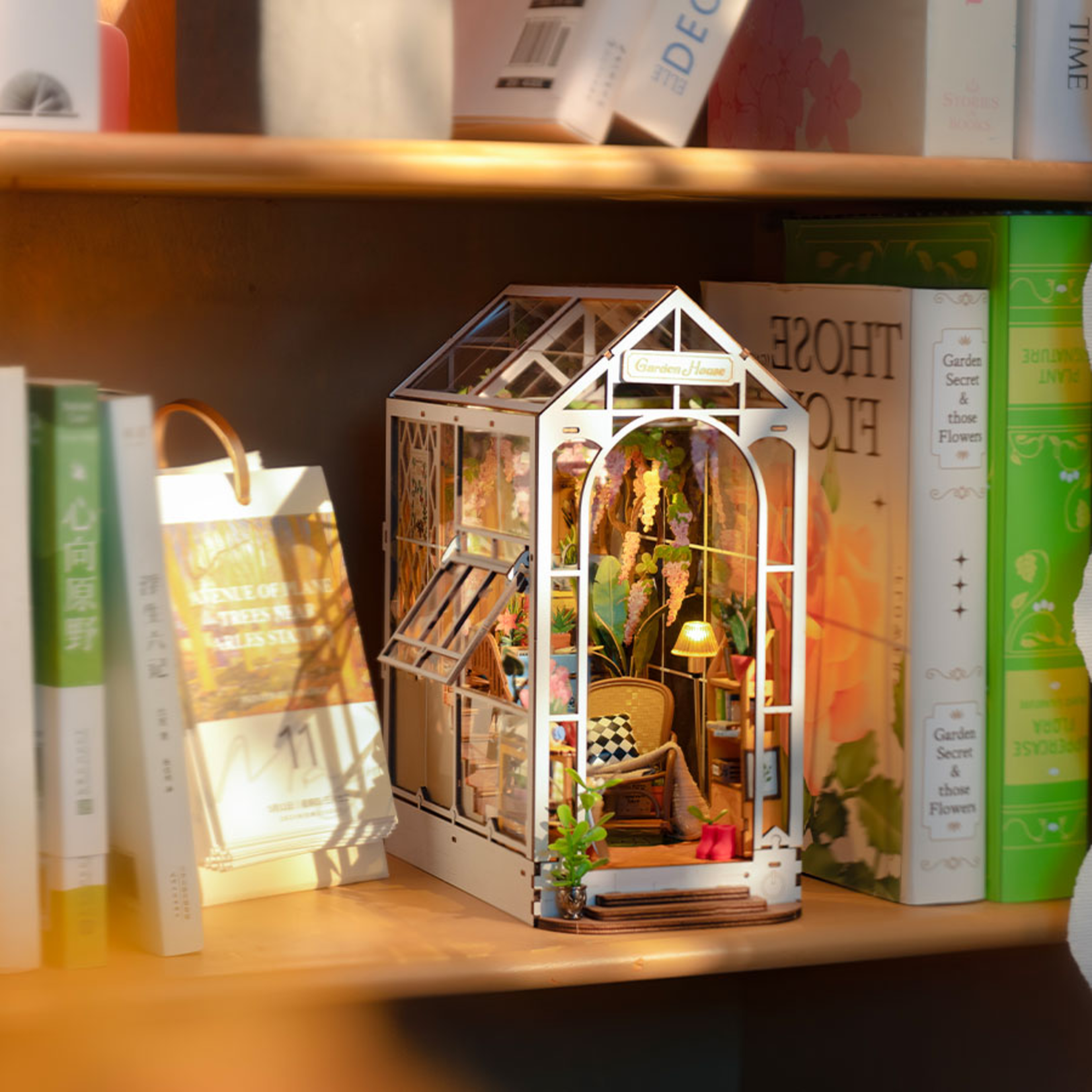 Rolife Rolife Garden House Book Nook TGB06