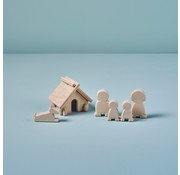 lovelties Four Dolls and Dog with Doghouse Wood