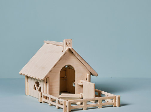 lovelties Stable Wood