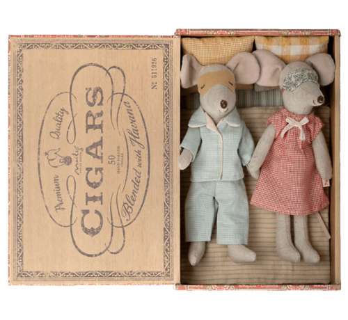 Maileg Mum and dad mice in cigarbox