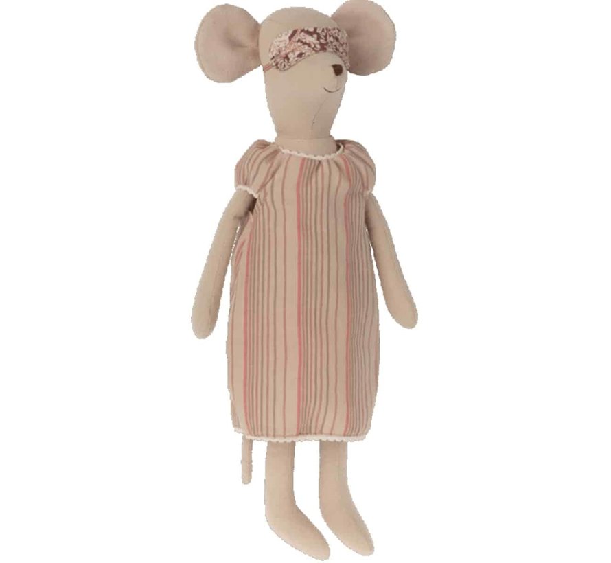 Medium mouse, Nightgown