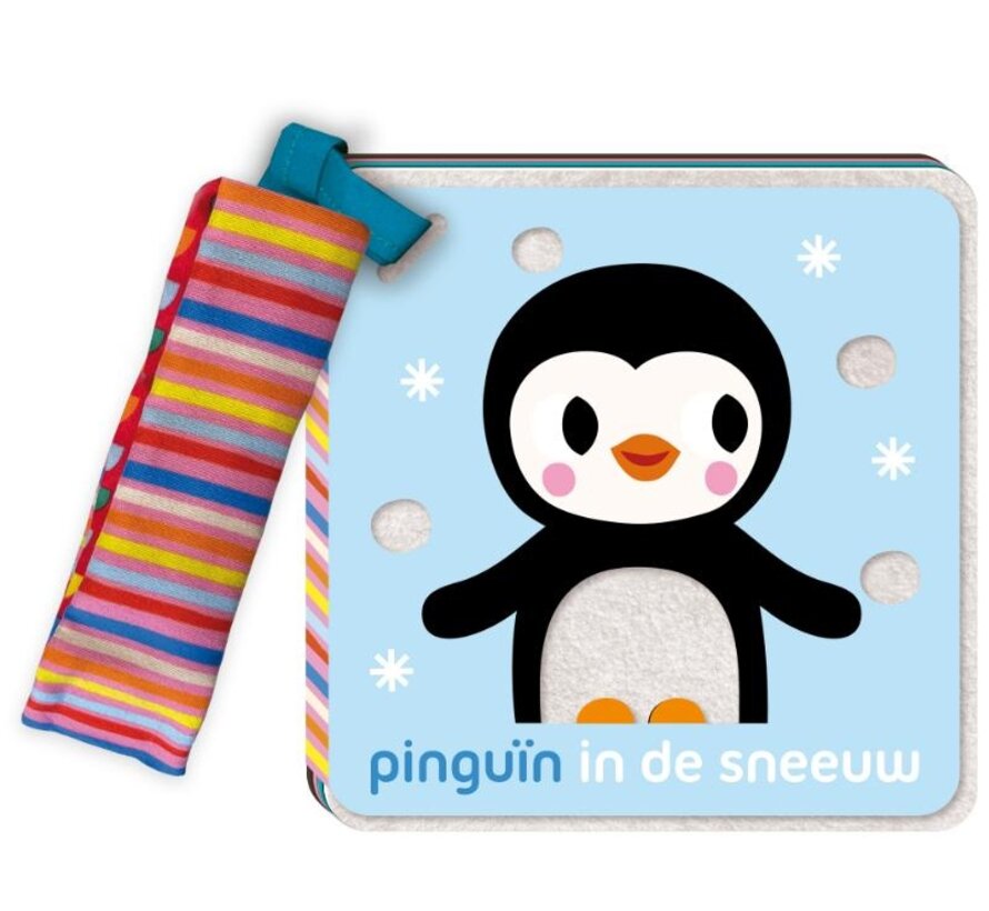 Buggyboekje pinguïn in de sneeuw