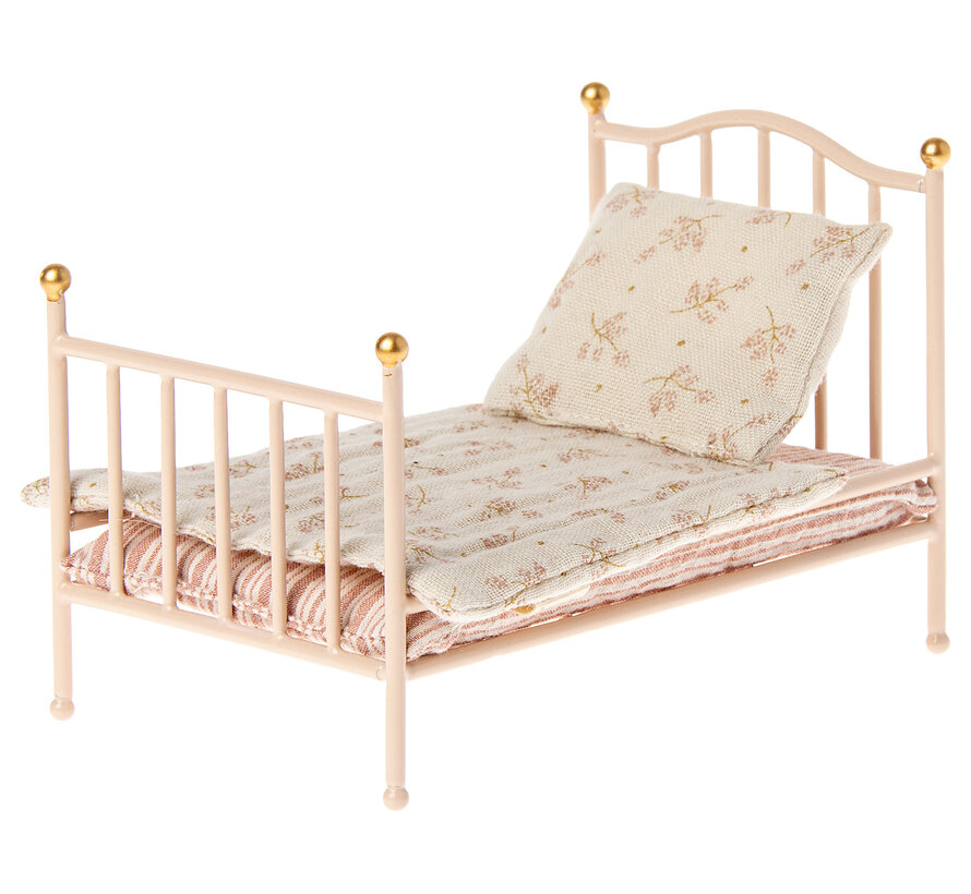 Poppenhuis Vintage Bed Roze