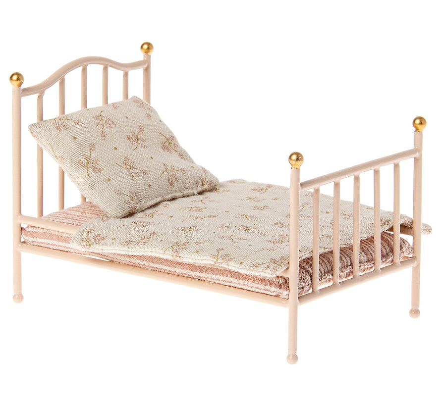 Poppenhuis Vintage Bed Roze