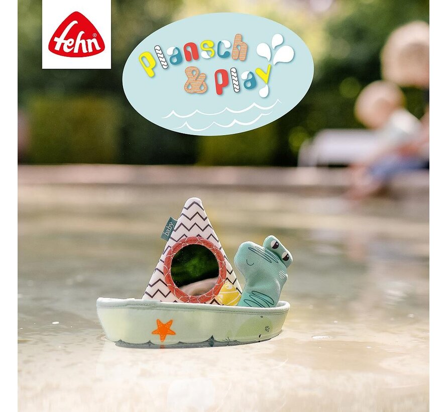 Bath boat with finger puppet crocodile