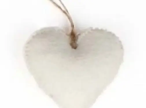 Sjaalmetverhaal Hanger Vilten Hart Wit