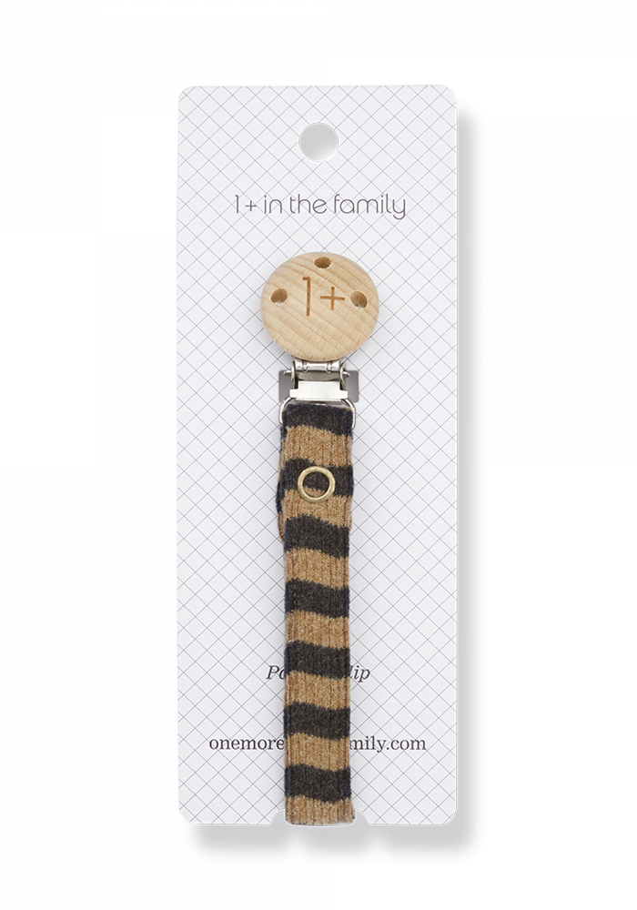 1+ in the Family Pacifier Clip Aina Brandy