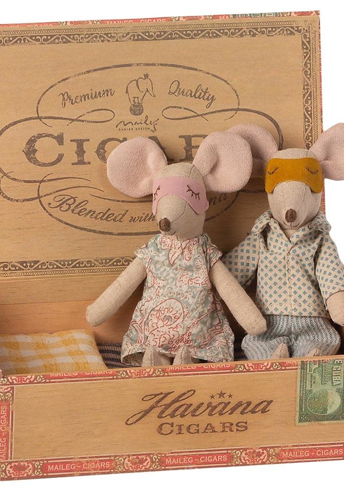 Maileg Mum & Dad mice in cigarbox