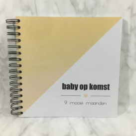 Studijoke - baby op komst - invulboek - geel