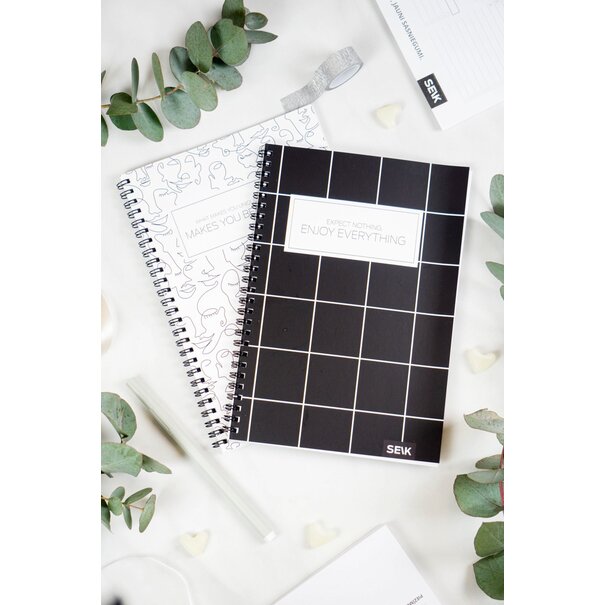 SEIK Bullet Journal Black/White "Expect nothing and enjoy everything & What makes you unique" (2 pcs)