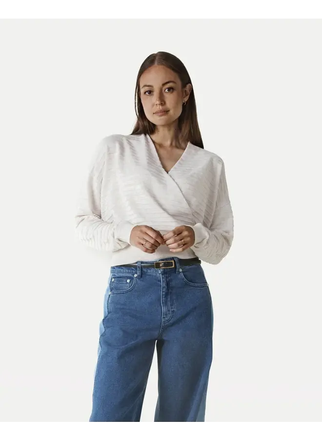 ALLen knitted pull egg white melee